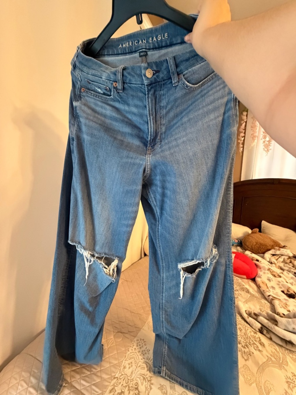 American Eagle Outfitters Wide Leg Distressed Blue Jeans, size 6 short